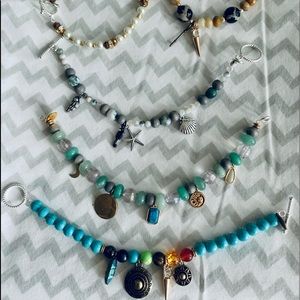 Necklaces and bracelets handmade!